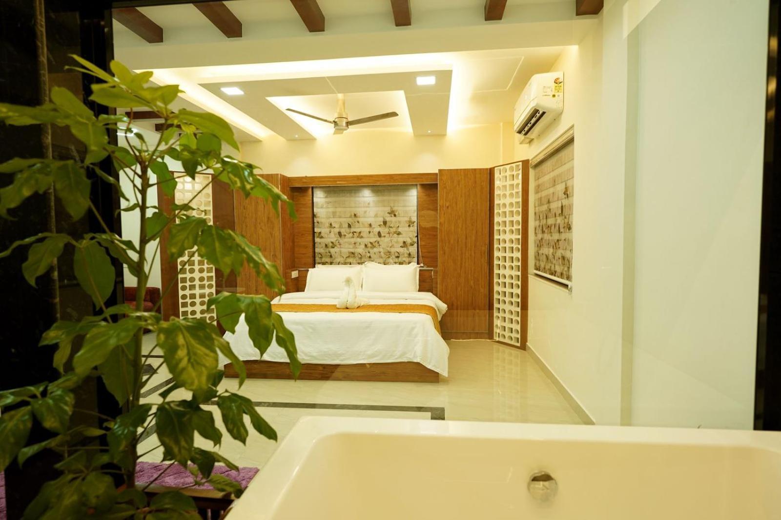Hotel Krishnakripa Premium Residency Kochi Exterior foto