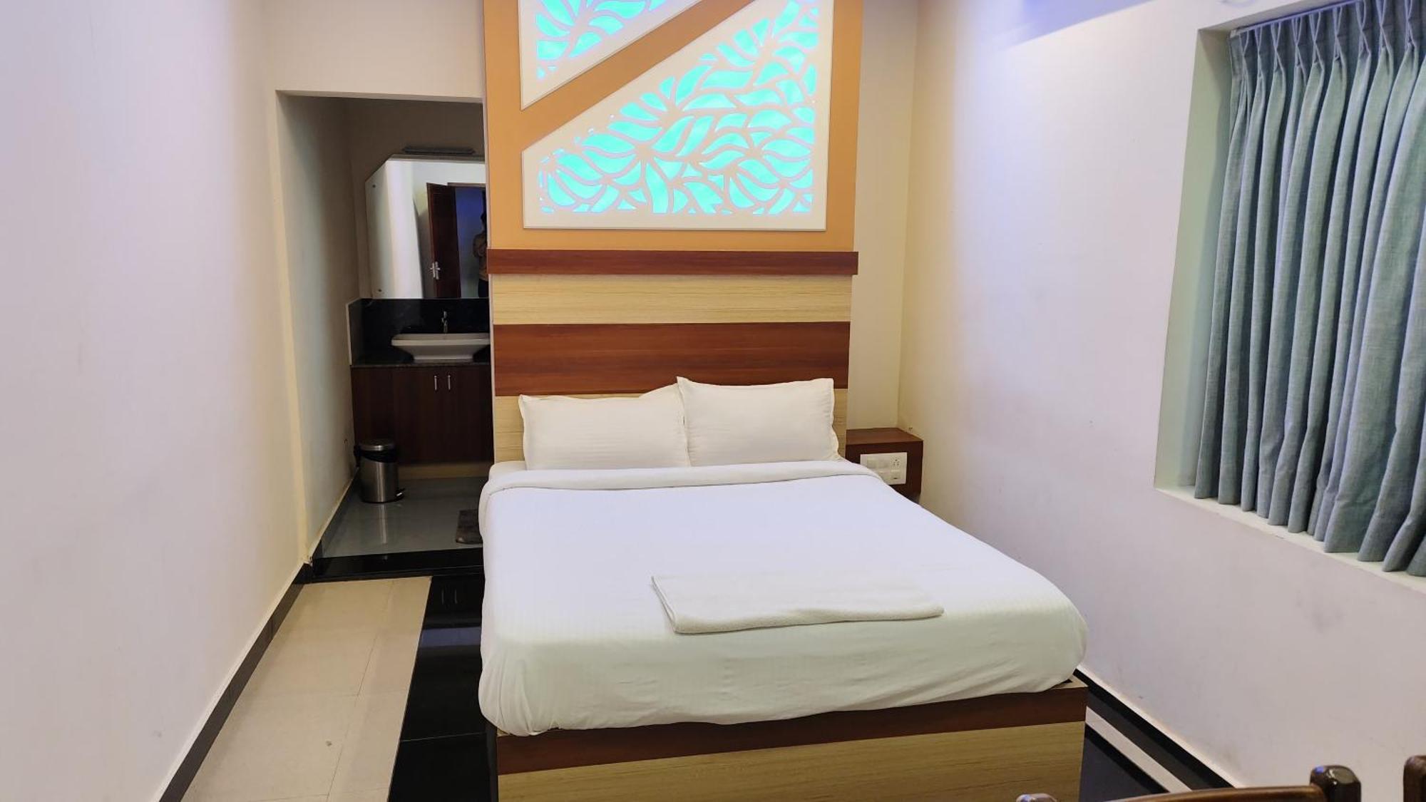 Hotel Krishnakripa Premium Residency Kochi Exterior foto